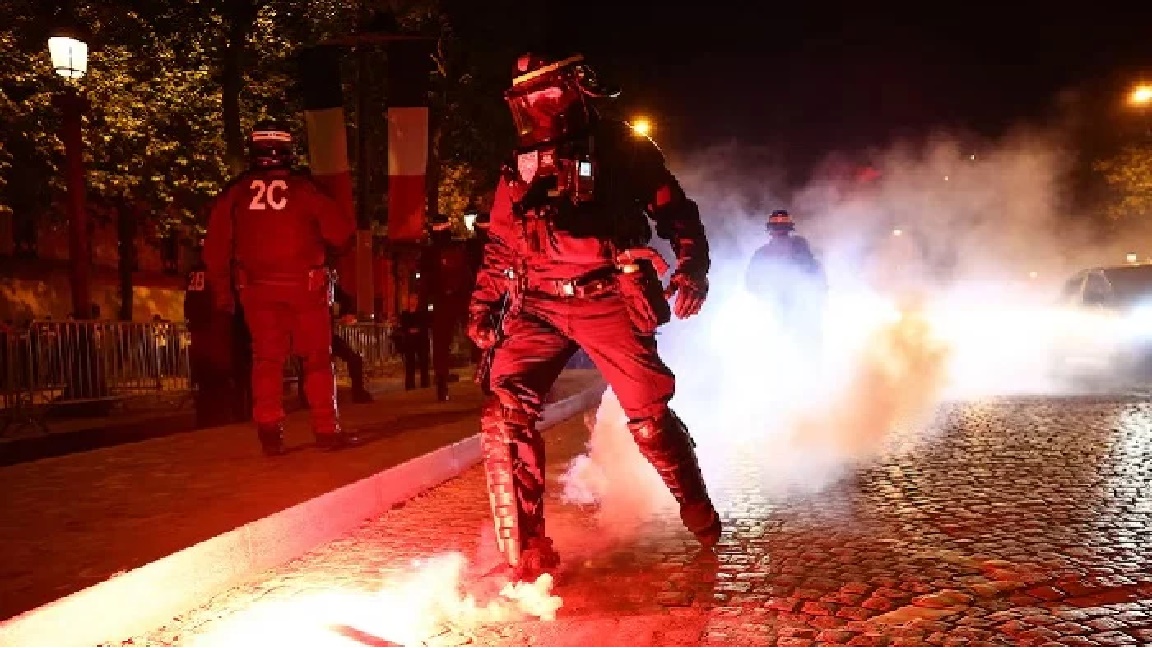 France Erupt