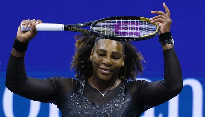 Serena Williams return